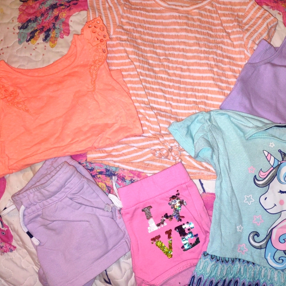 6 PIECES OF GIRL'S SZ 4T SHORTS AND TOPS!